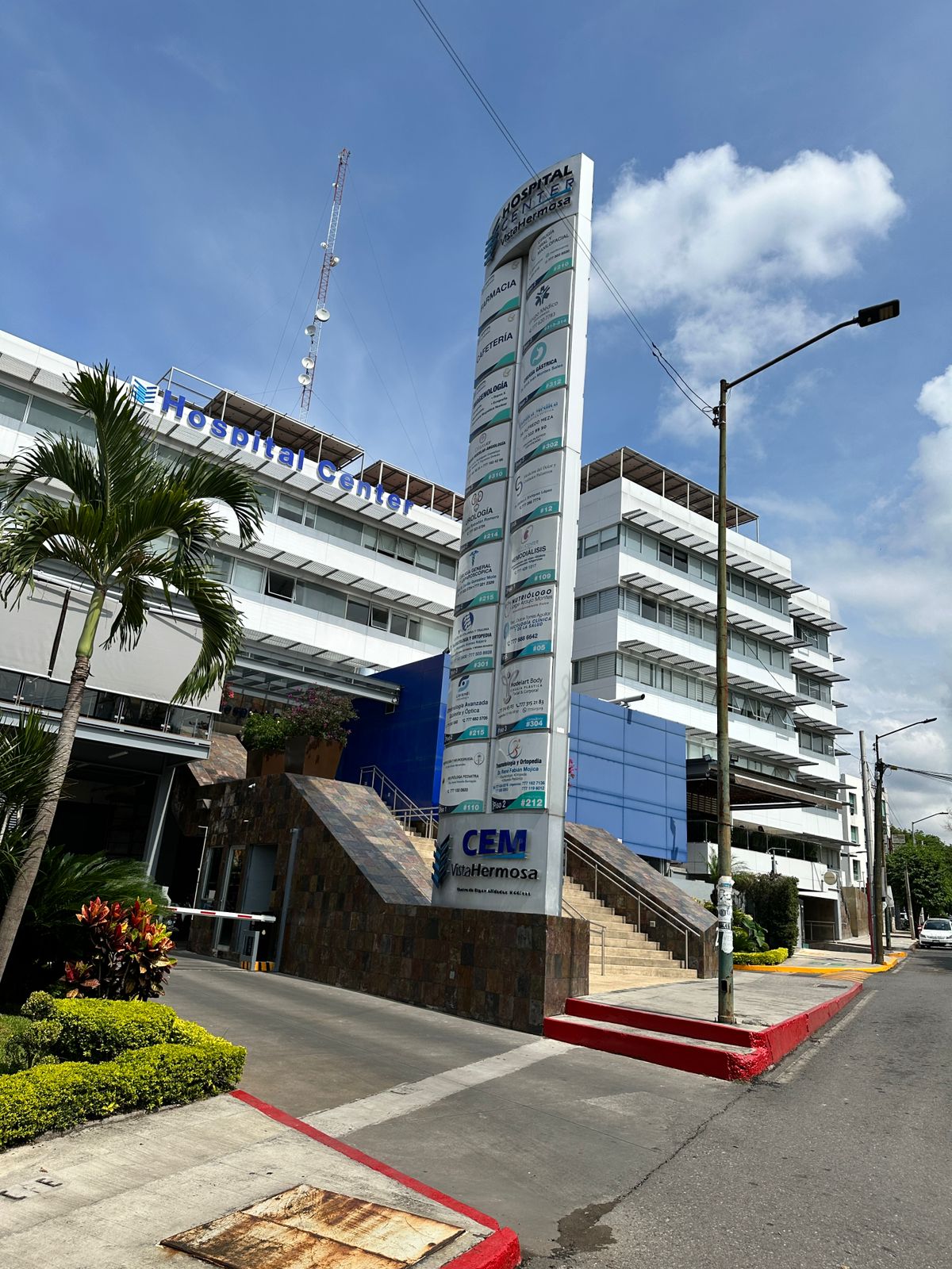 Fachada de Hospital Center Vista Hermosa en Cuernavaca